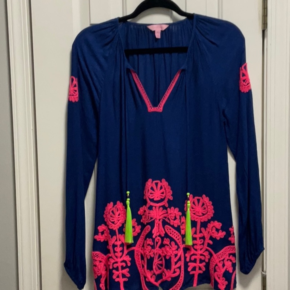 Lilly Pulitzer Willa Embroidered Tassel Top. Navy and Hot Pink Small